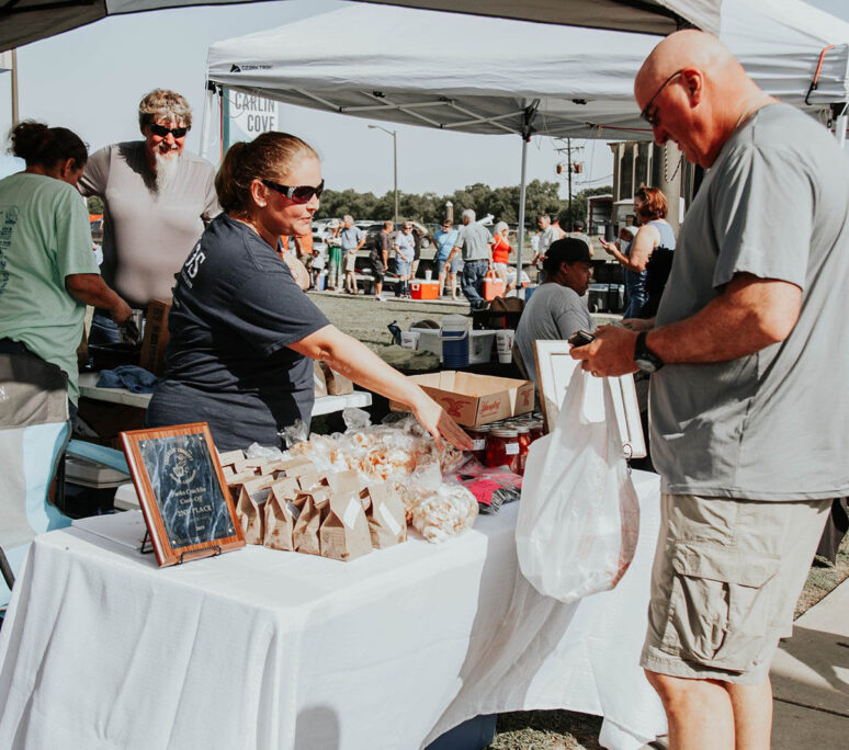 Delcambre_market_cracklin