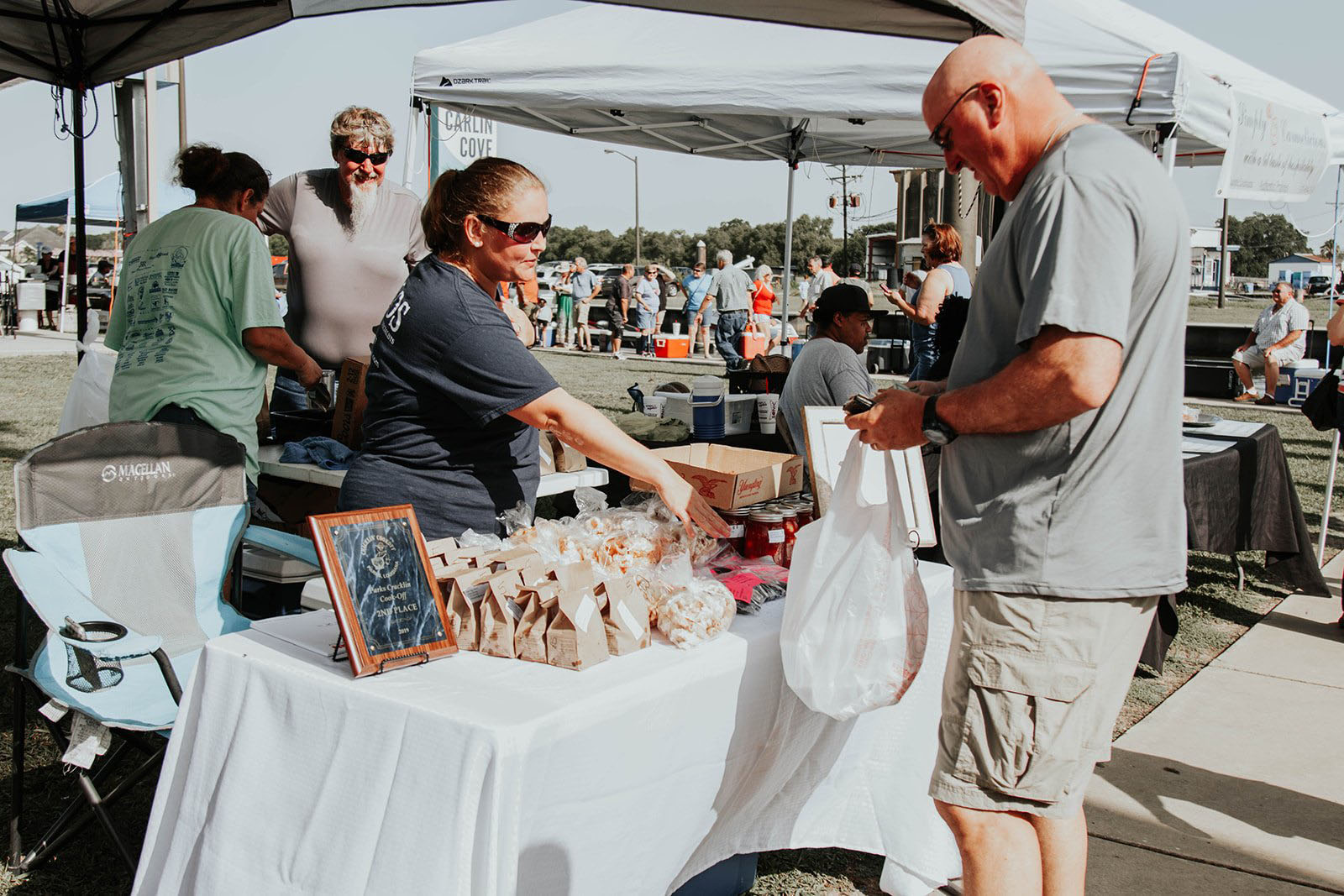 Delcambre_market_cracklin