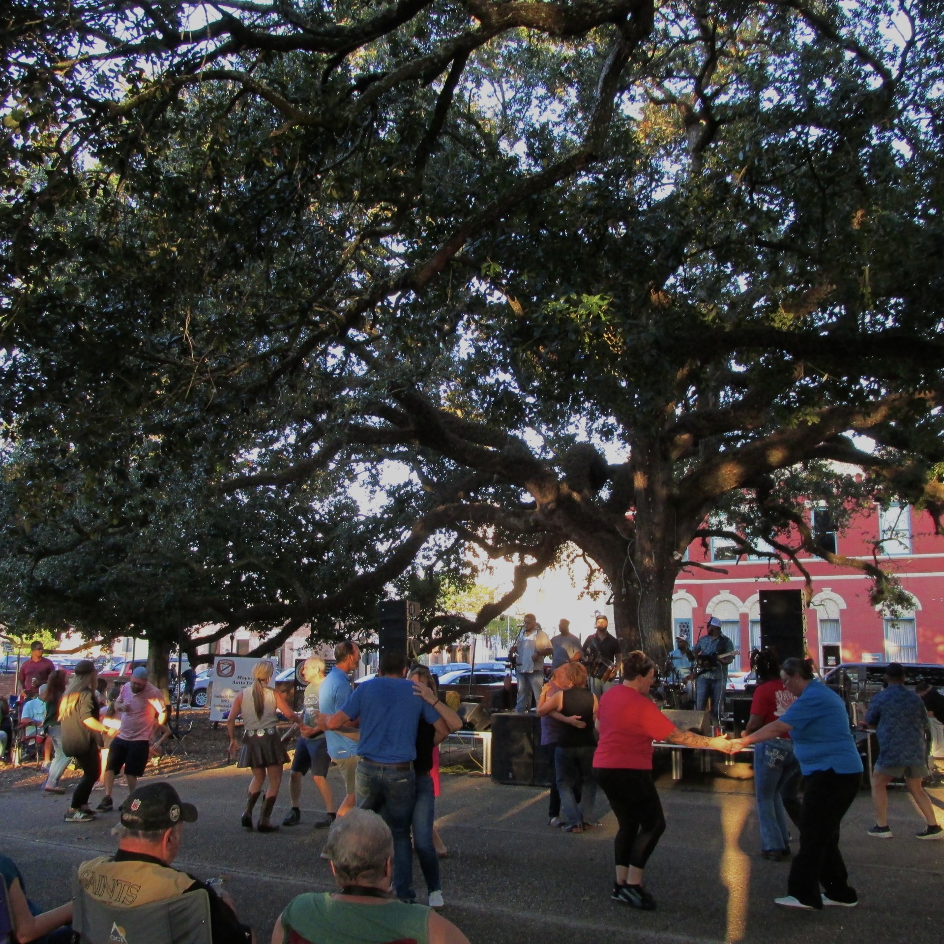 Dancers under the Oaks in Magdalen Square
